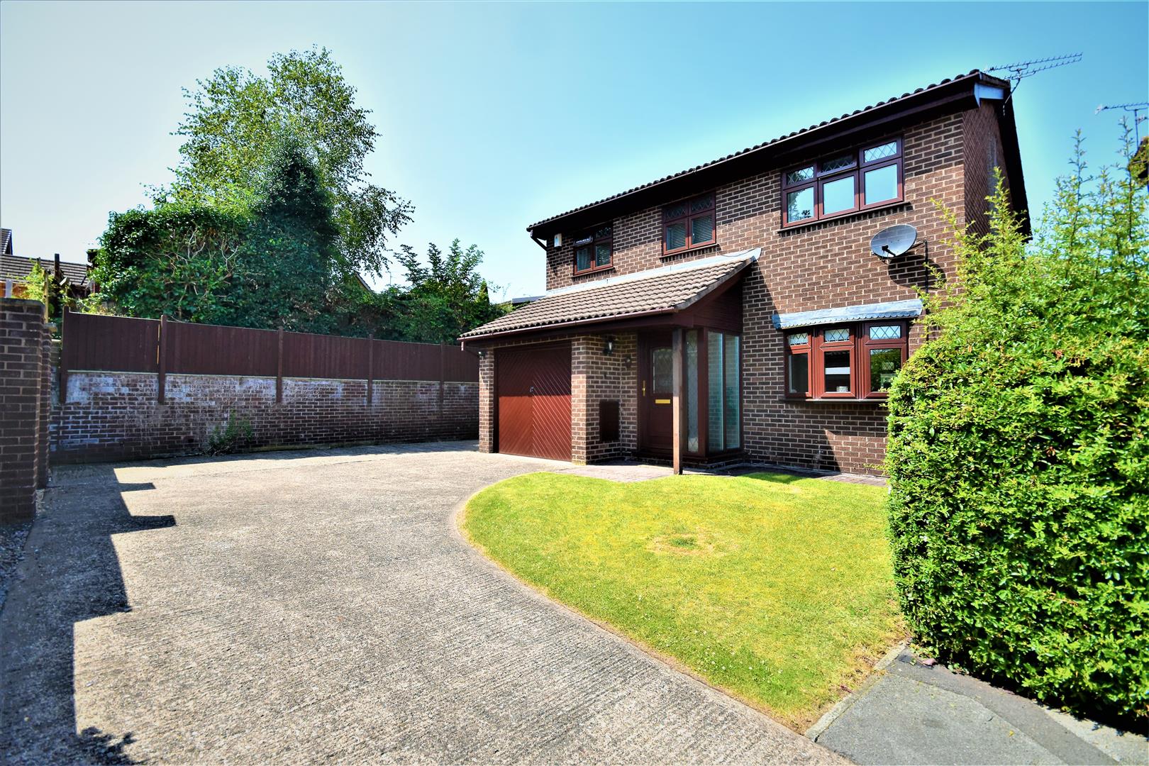 4 Bedroom Property For Sale in Wrexham £300,000